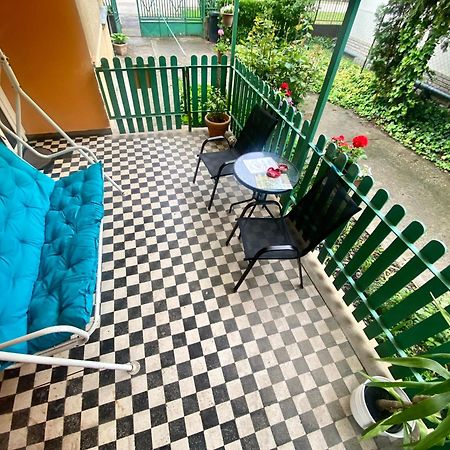 Grany'S Retro Guesthouse Near Budapest Airport เวคชีส์ ภายนอก รูปภาพ