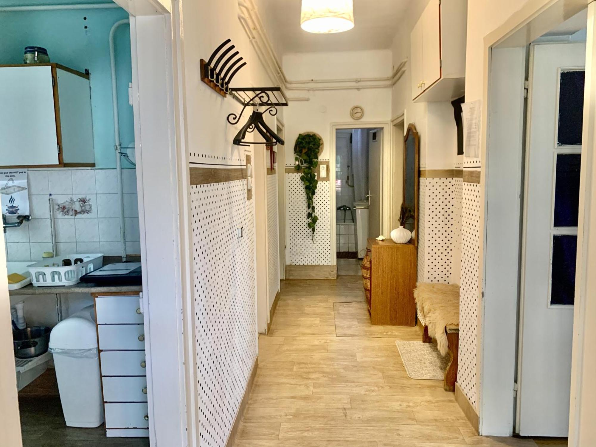 Grany'S Retro Guesthouse Near Budapest Airport เวคชีส์ ภายนอก รูปภาพ
