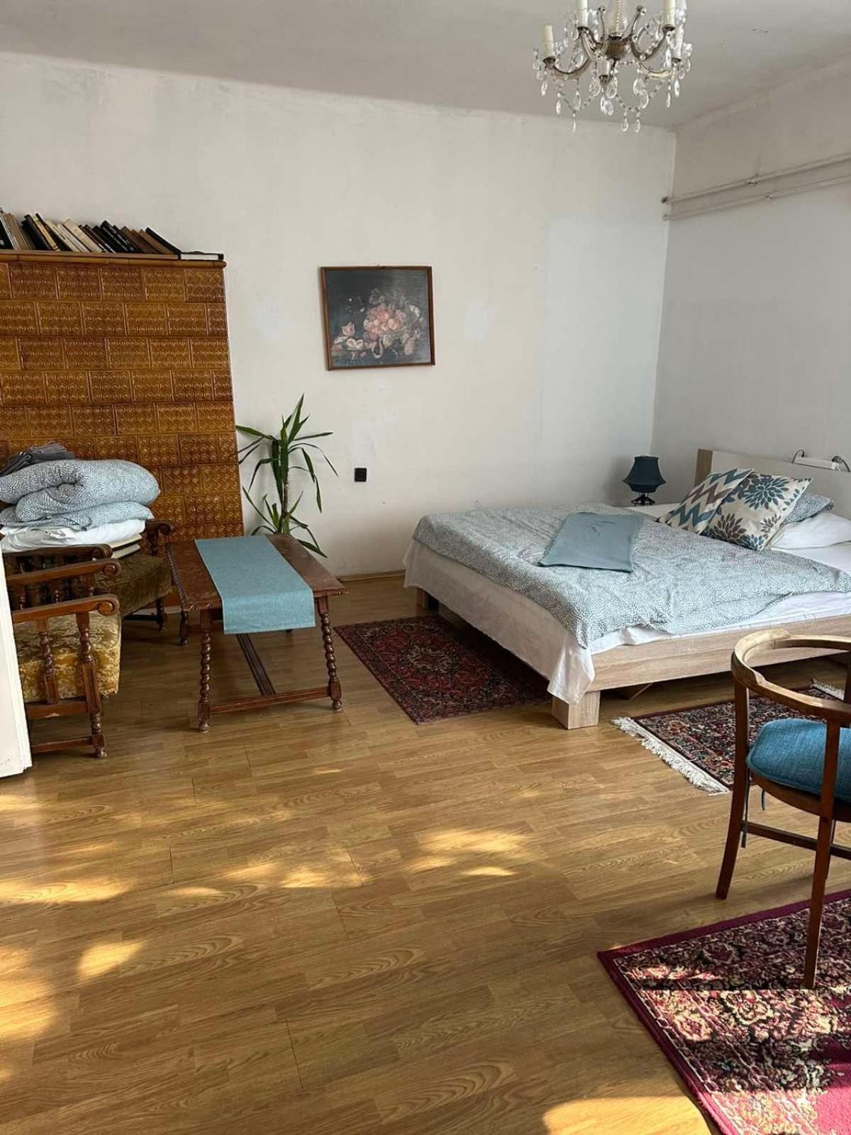 Grany'S Retro Guesthouse Near Budapest Airport เวคชีส์ ภายนอก รูปภาพ